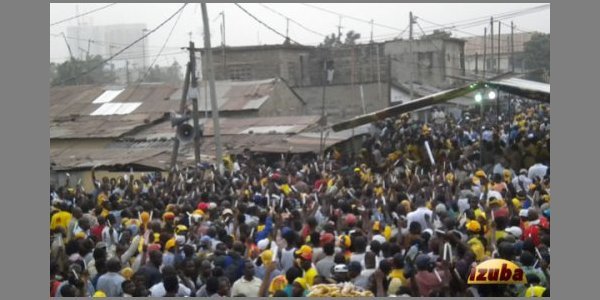 Image:Les Togolais dans la rue contre Gnassingbé