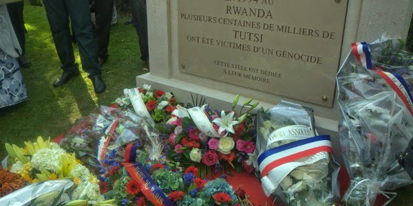 Image:Paris: Inauguration d'une stèle en souvenir du génocide des Tutsi